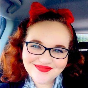 Meet your Posher, Leah